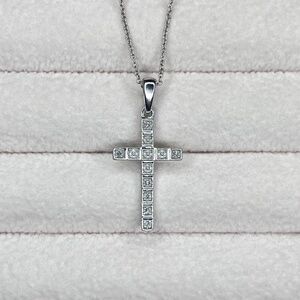 N023 | Natural Diamond Cross Necklace
